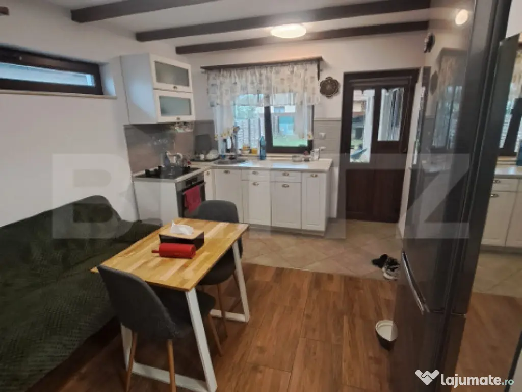 Vând 2 case la preț de una – 178.000 € (negociabil)