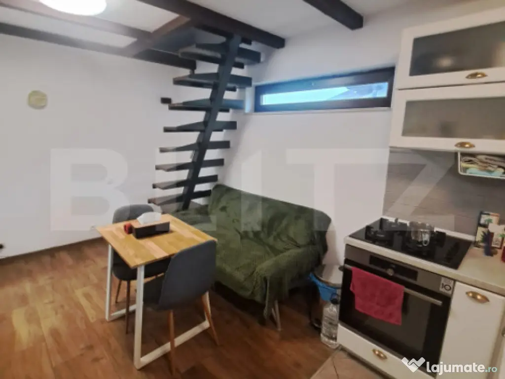 Vând 2 case la preț de una – 178.000 € (negociabil)