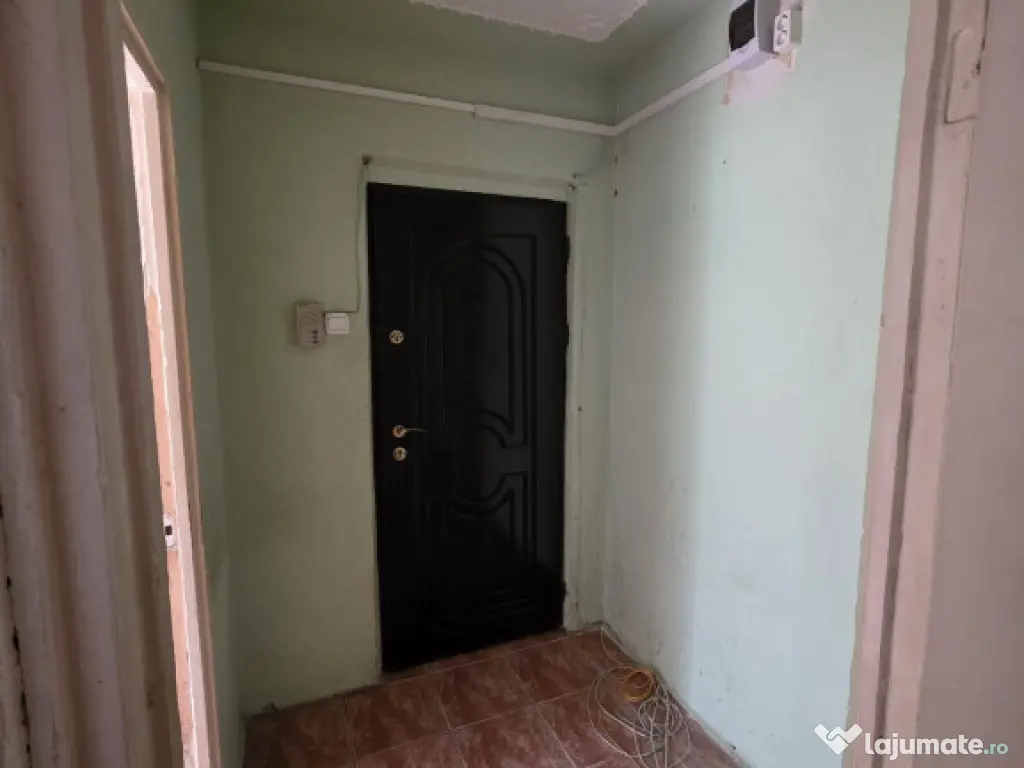 2 camere Gemenii semidecomandat, parter 72500 Euro