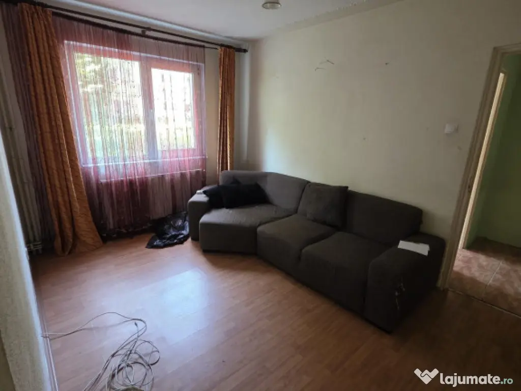 2 camere Gemenii semidecomandat, parter 72500 Euro