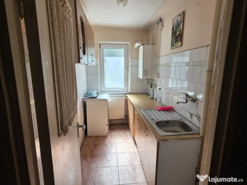 2 camere Gemenii semidecomandat, parter 72500 Euro