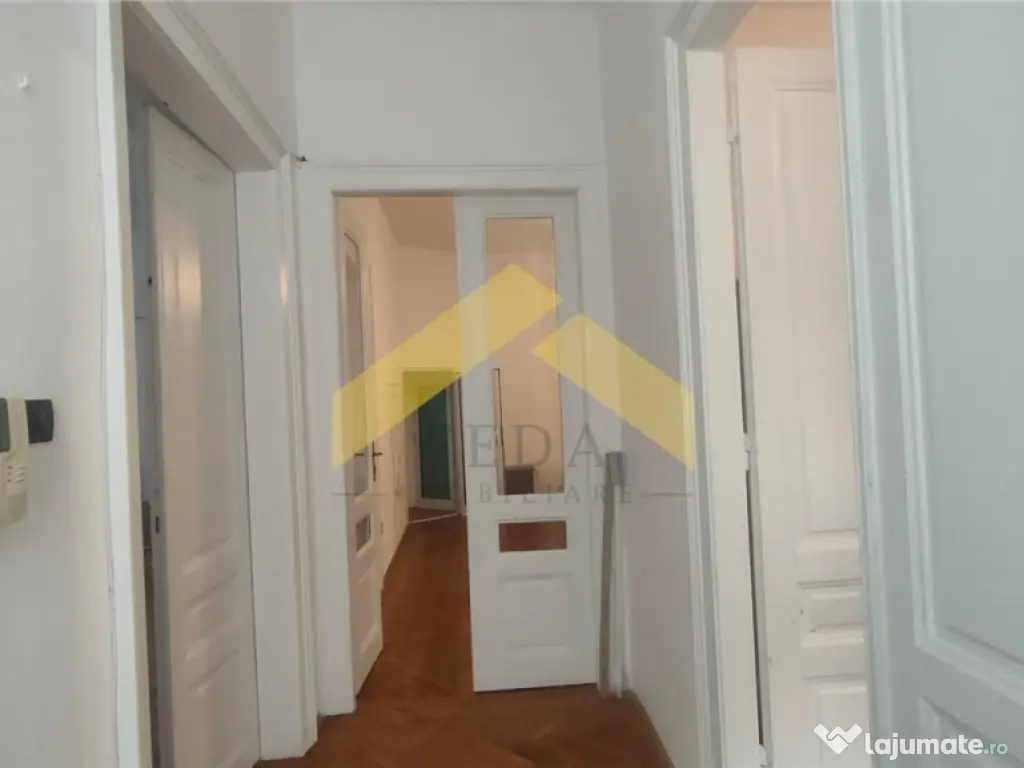 Apartament cu 4 camere de inchiriat zona Podgoria