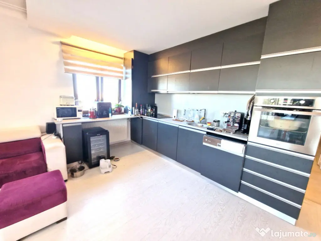 3 CAMERE DAMAROAIA- PETROM CITY 