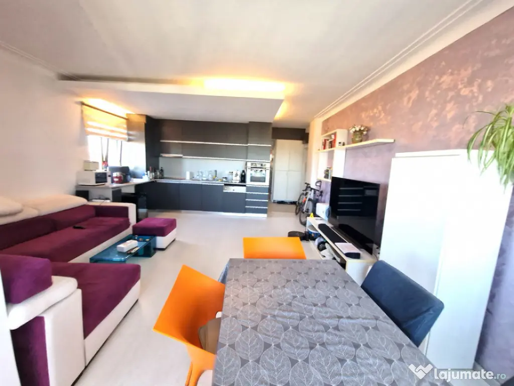 3 CAMERE DAMAROAIA- PETROM CITY 