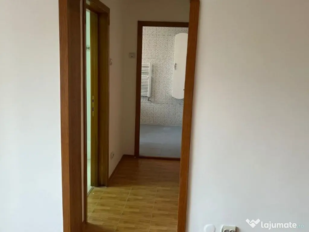 Apartament 2 camere, Chear pe Bdul. Tineretului.