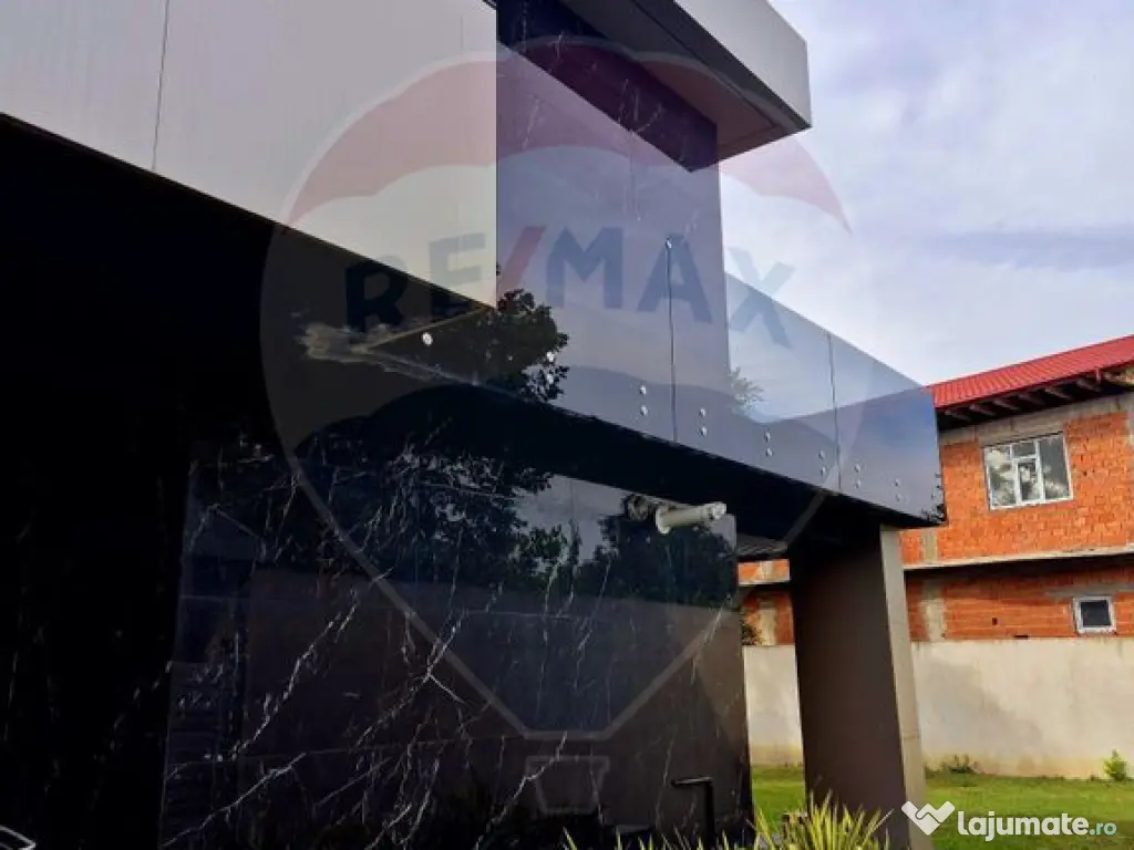 Casă / Vilă cu 4 camere de vânzare în zona Central 