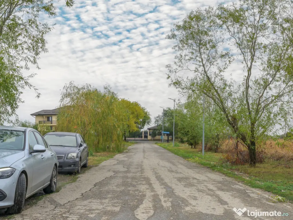 VILA IN BALOTESTI ,SUBURBIE IN PLINA DEZVOLTARE 