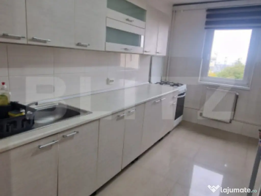 Apartament cu 3 camere decomandate, 68 mp, bloc renovat si i