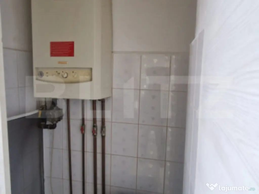 Apartament cu 3 camere decomandate, 68 mp, bloc renovat si i