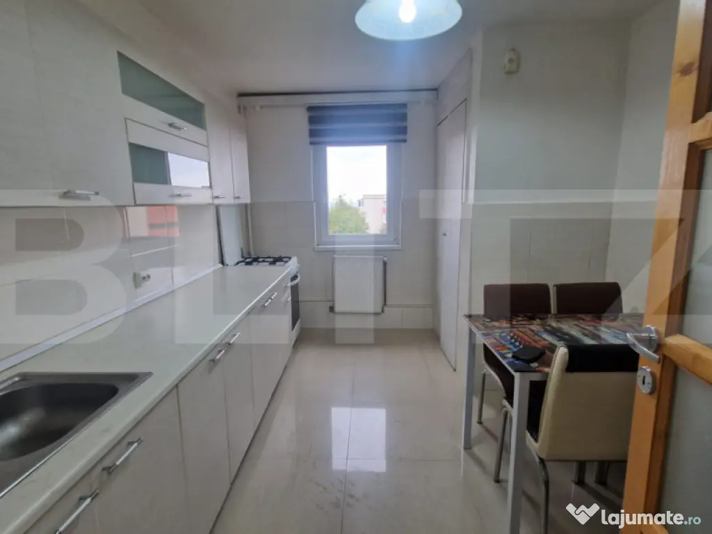 Apartament cu 3 camere decomandate, 68 mp, bloc renovat si i