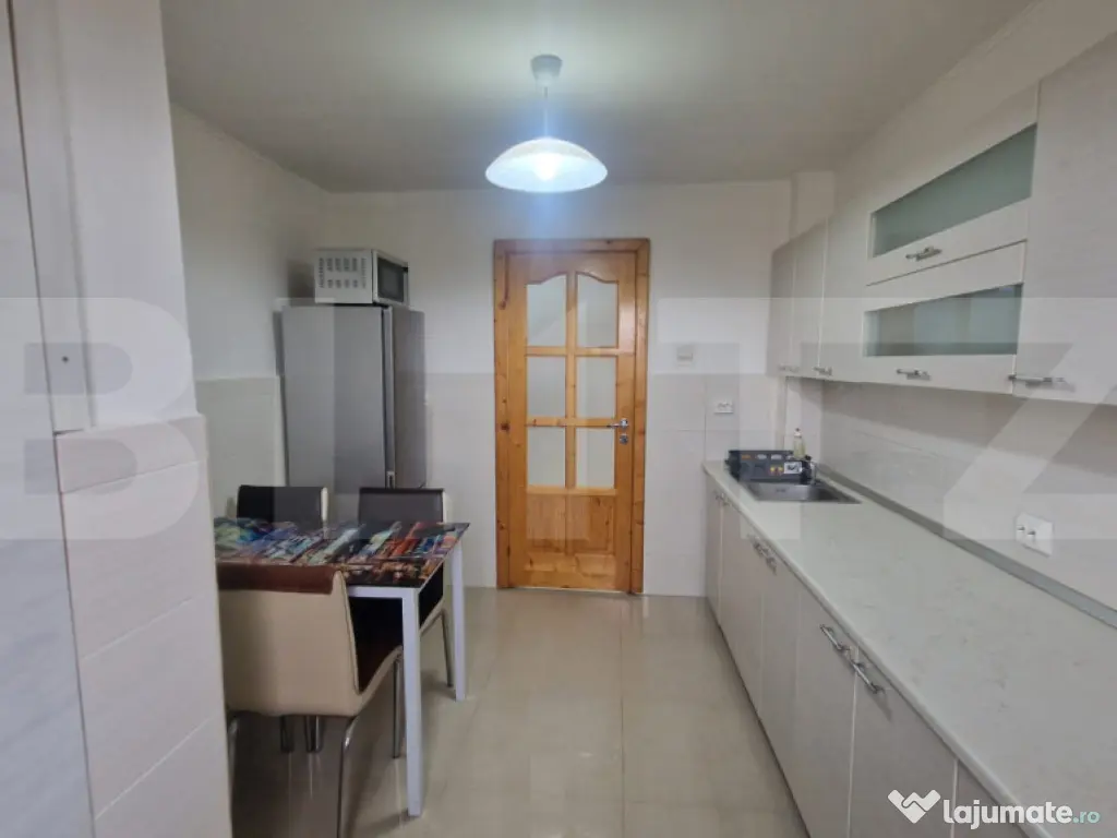 Apartament cu 3 camere decomandate, 68 mp, bloc renovat si i