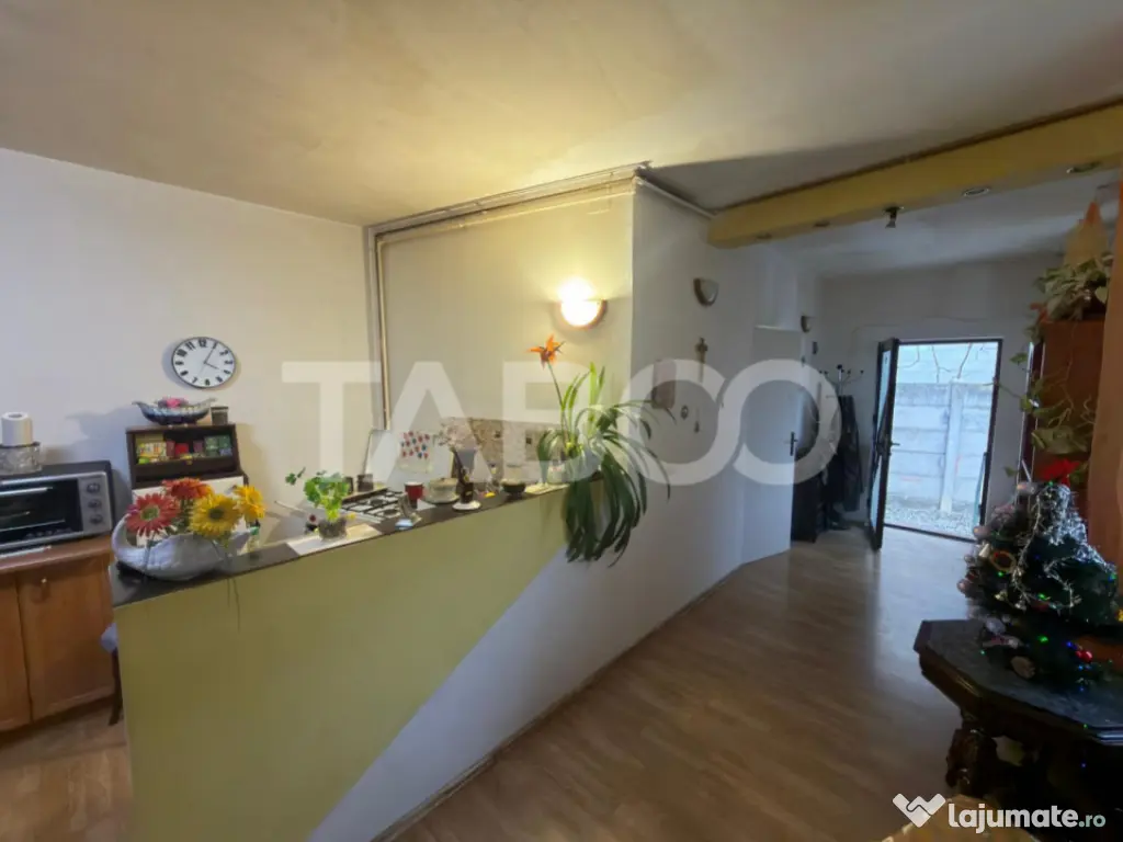 Casa individuala pretabila spatiu comercial teren 400 mp Pia