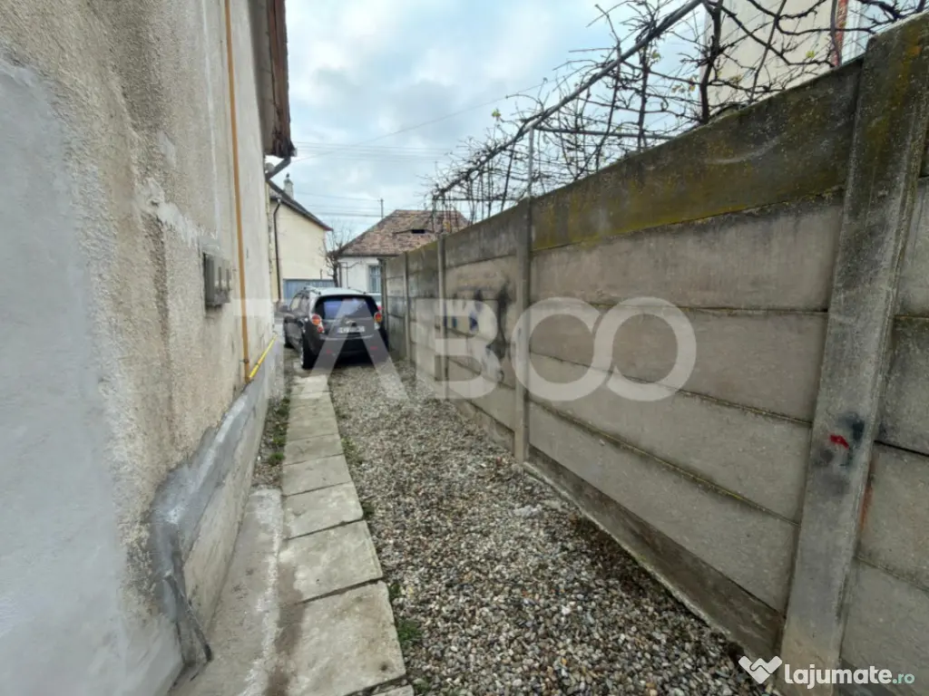 Casa individuala pretabila spatiu comercial teren 400 mp Pia