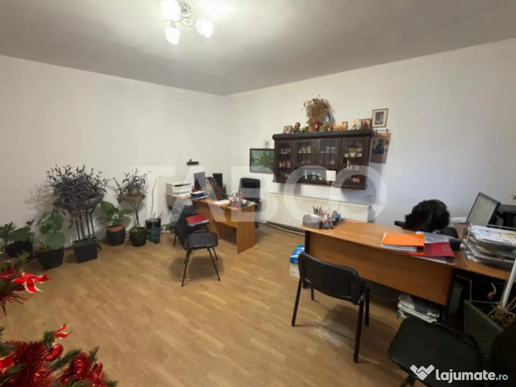 Casa individuala pretabila spatiu comercial teren 400 mp Pia