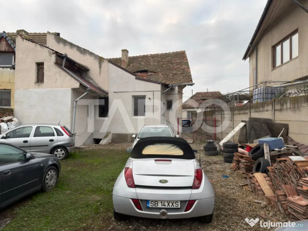 Casa individuala pretabila spatiu comercial teren 400 mp Pia