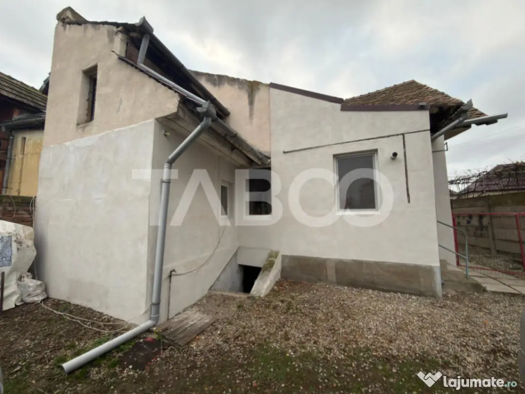 Casa individuala pretabila spatiu comercial teren 400 mp Pia