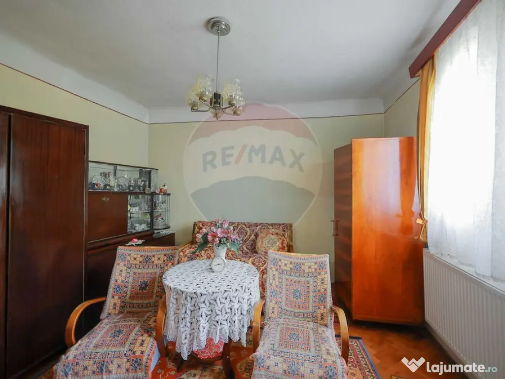 Casă cu 2 camere de vânzare în zona Ioșia Strada Arț...