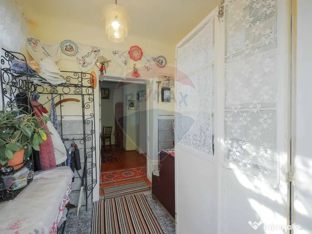 Casă cu 2 camere de vânzare în zona Ioșia Strada Arț...