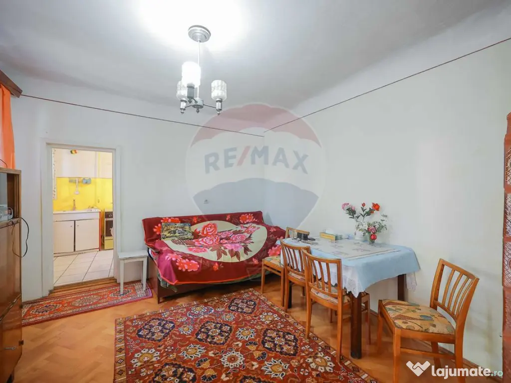 Casă cu 2 camere de vânzare în zona Ioșia Strada Arț...