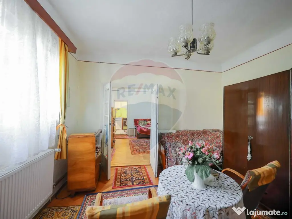 Casă cu 2 camere de vânzare în zona Ioșia Strada Arț...