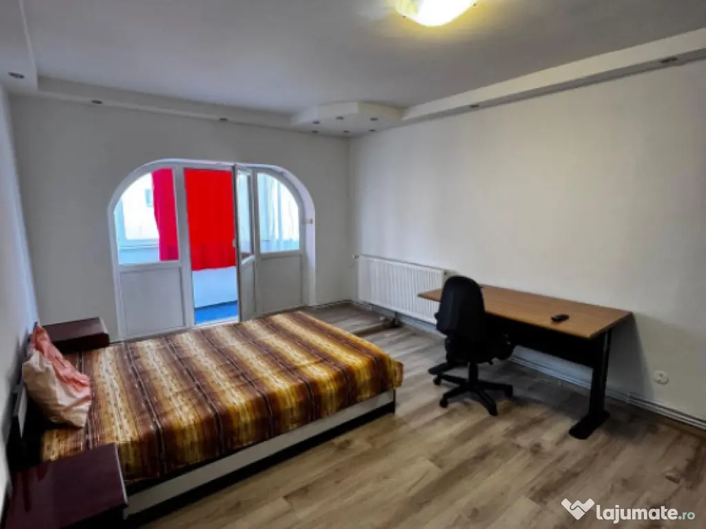 Apartament 3 camere, 71 mp, zona Lapus