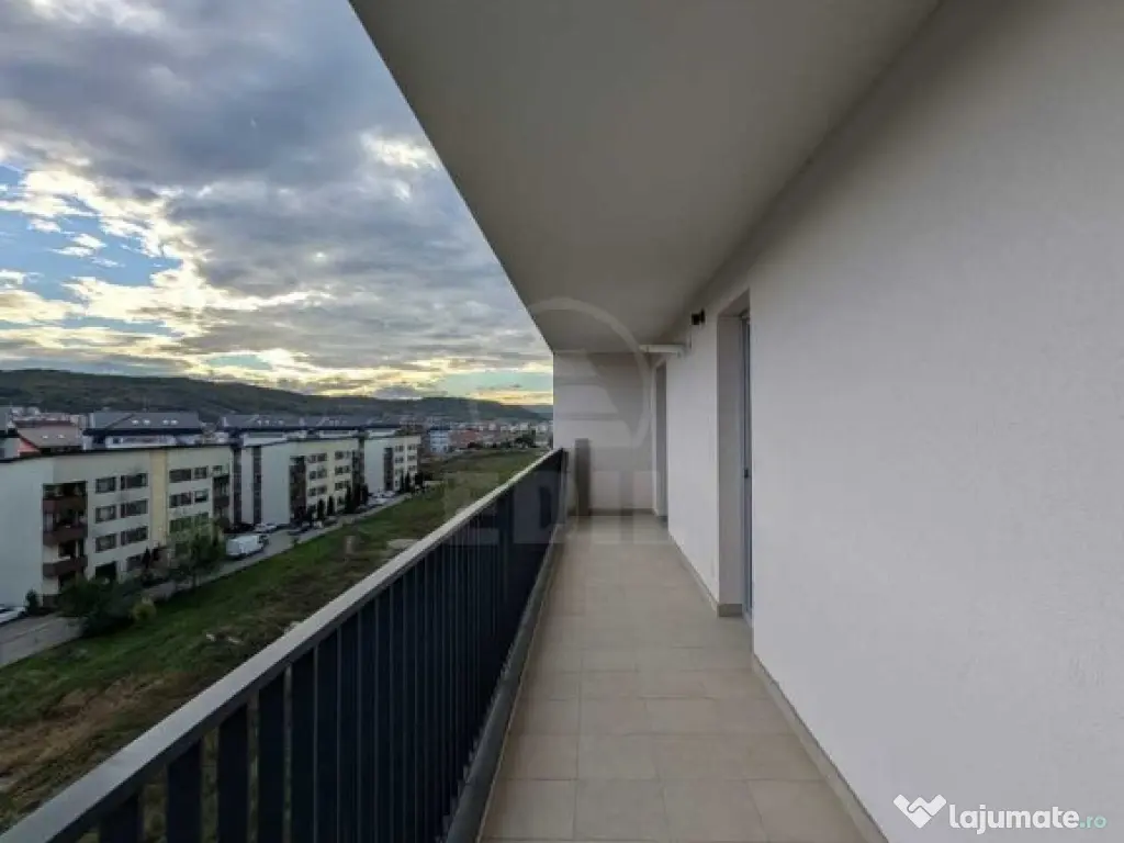 Apartament 3 camere semidecomandat zona Eroilor 