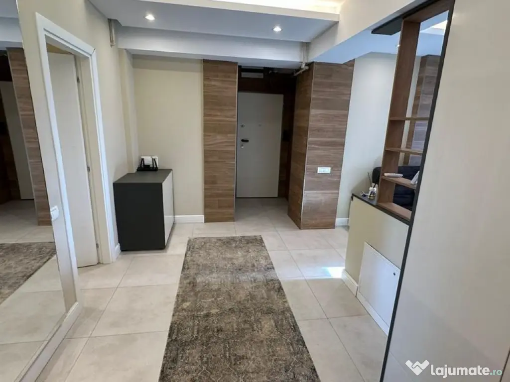 Apartament cu doua camere in zona Palazu Mare mobiliat /u... 