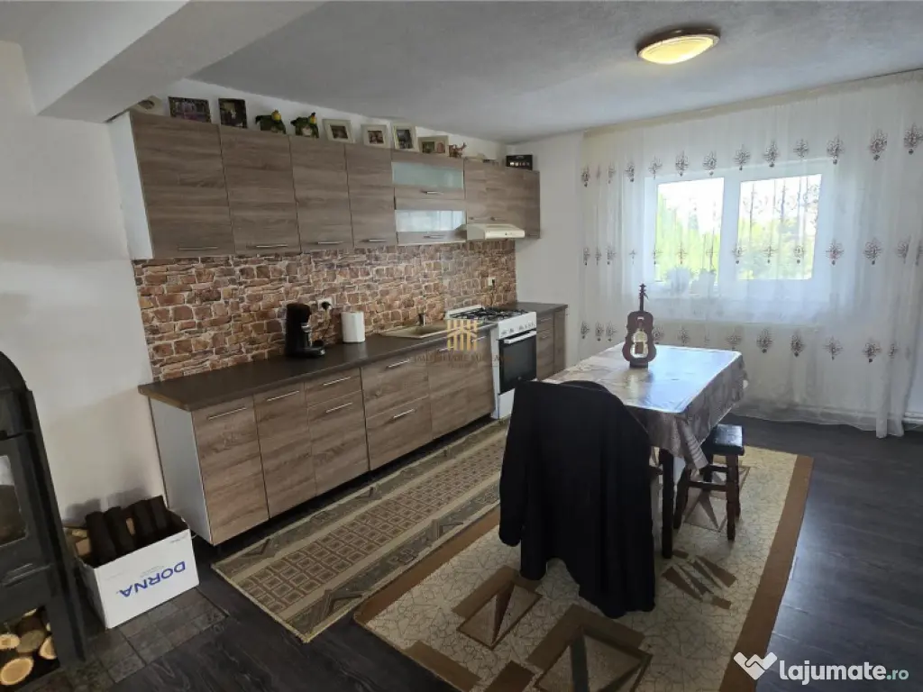 Casa si Spatiu Comercial Luncusoara Suceava De 