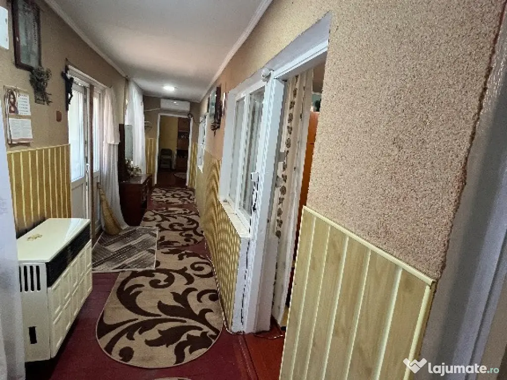 Casa zona sos:Rm Sarat 