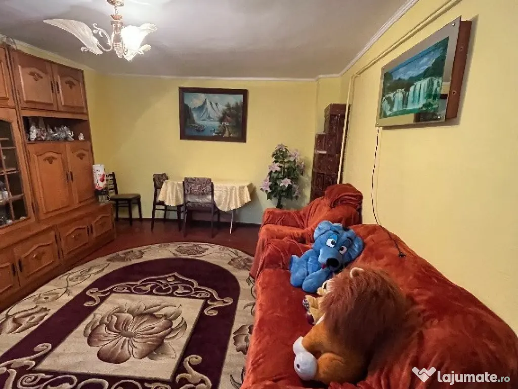 Casa zona sos:Rm Sarat 