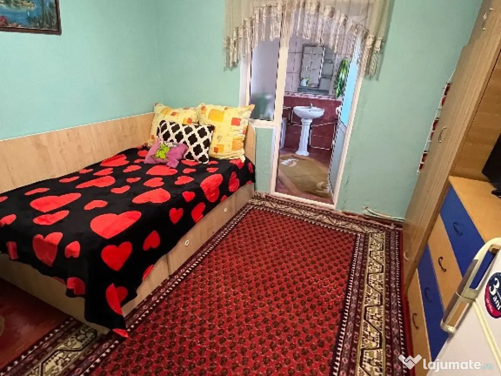 Casa zona sos:Rm Sarat 