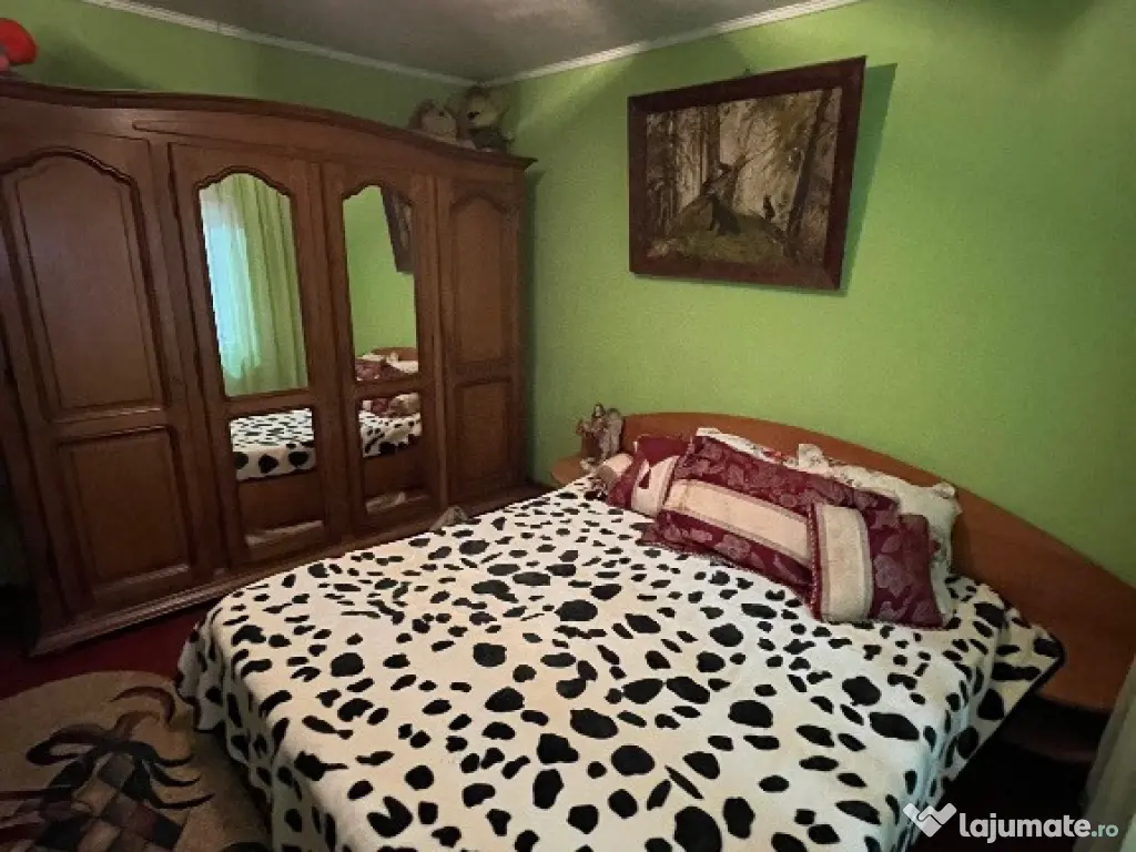 Casa zona sos:Rm Sarat 