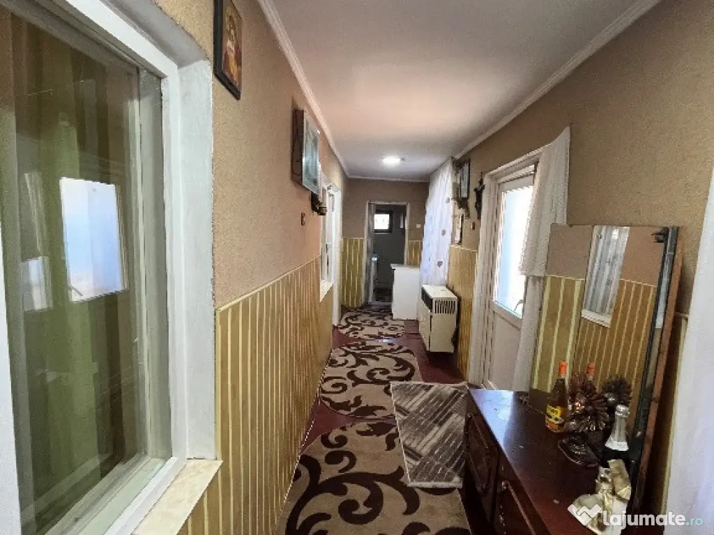 Casa zona sos:Rm Sarat 