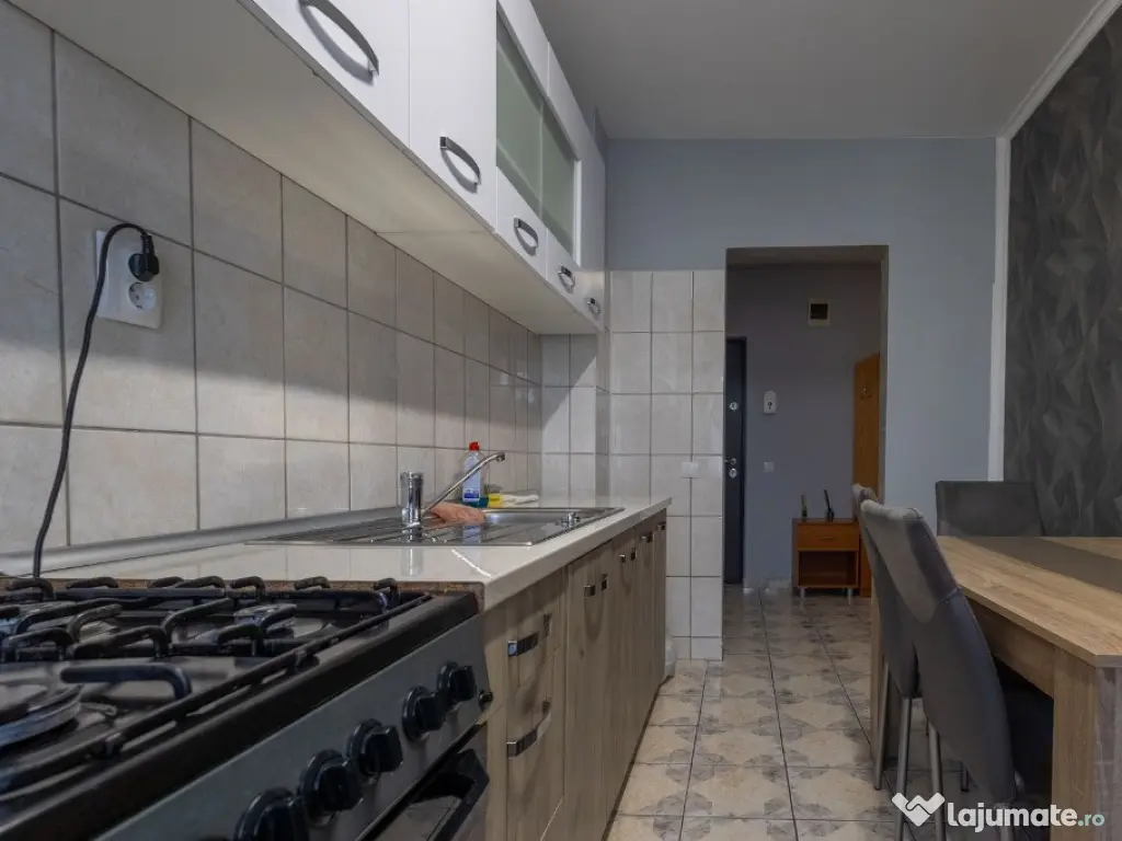 Apartament 2 camere decomandat zona Eroilor 