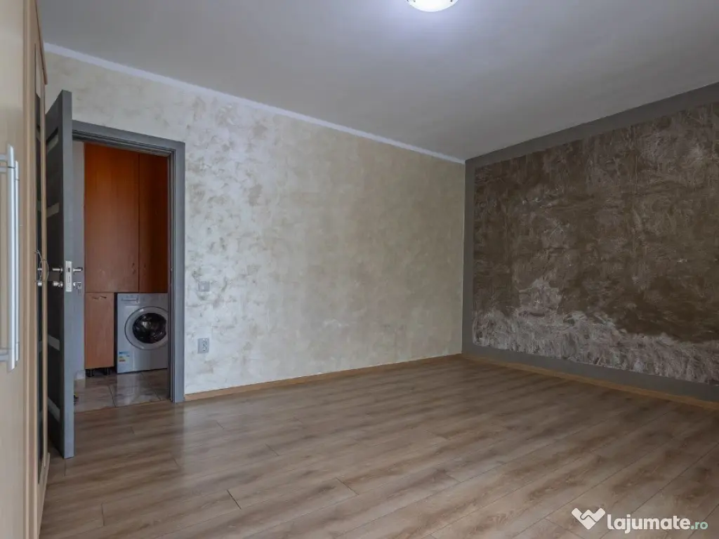 Apartament 2 camere decomandat zona Eroilor 