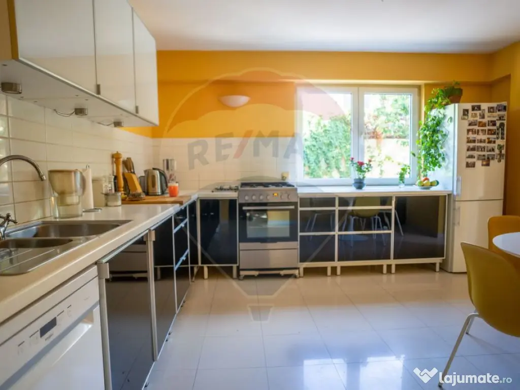 Casă / Vilă, multifunctionala, Lidl Salaj 