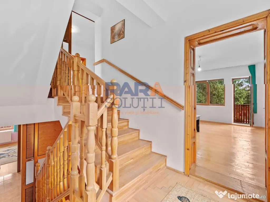 Vilă cu 6 dormitoare, 2 garaje, anexe multiple - 2076 mp... 