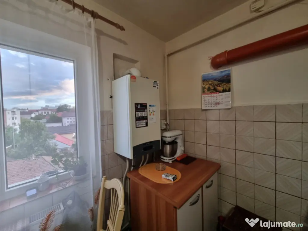 Neagoe Vodă- 3 camere decomandate/două balcoane/privelișt 