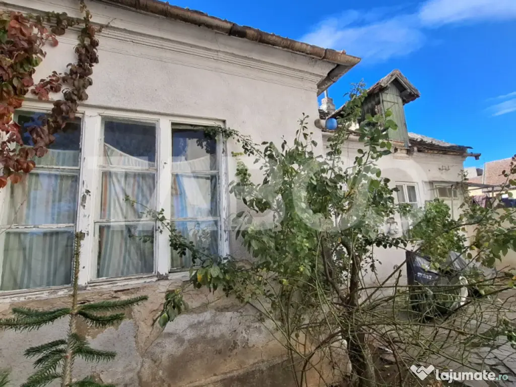 Casa individuala de vanzare in Centrul Istoric strada Maneju