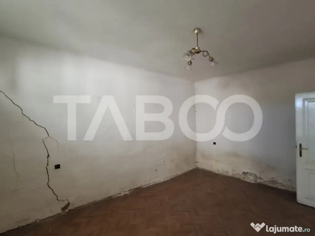 Casa individuala de vanzare in Centrul Istoric strada Maneju