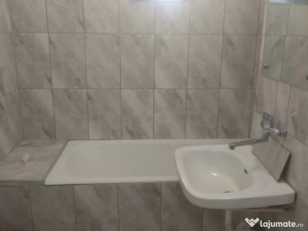 Apartament 2 camere decomandat, etaj intermediar