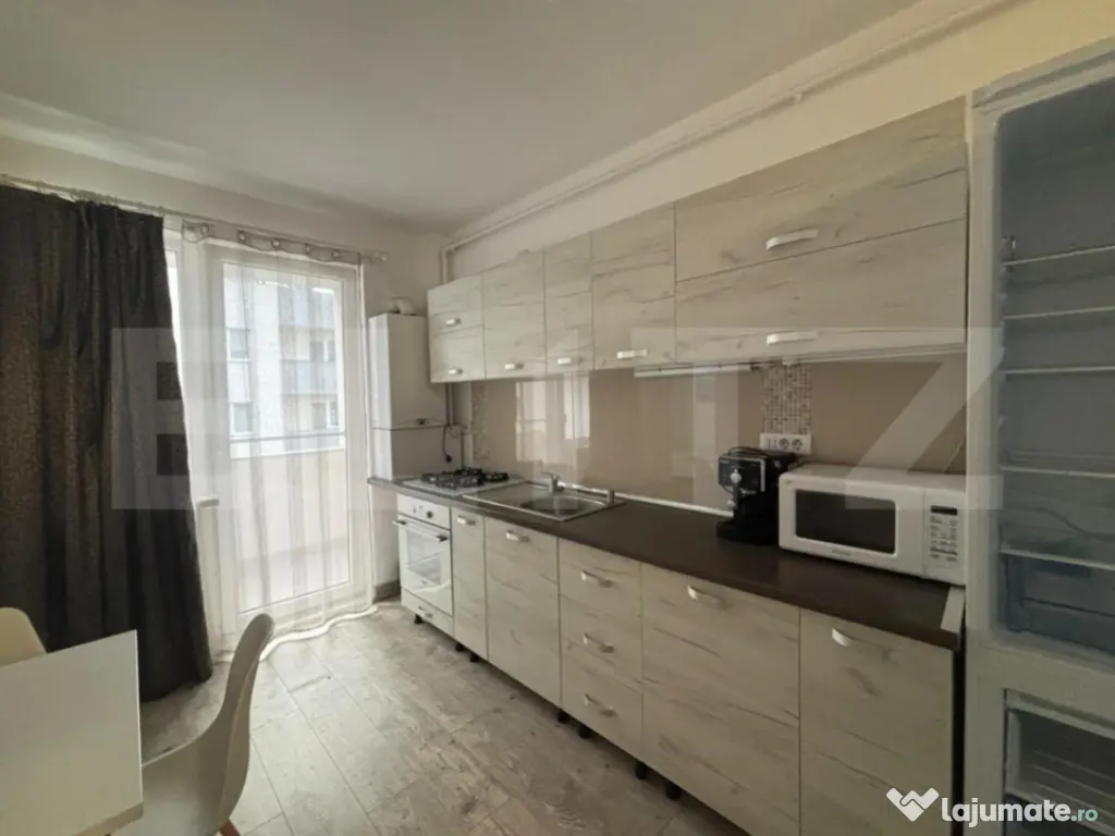 Apartament cu 3 camere, 47 mp, parcare subterana, zona Vivo