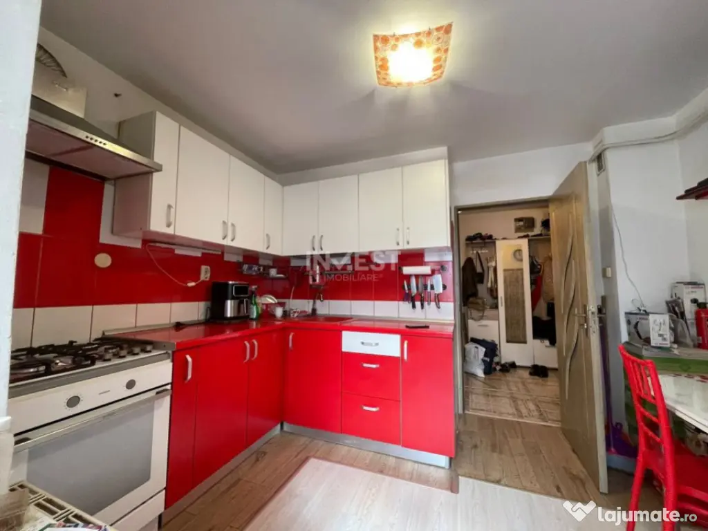 Apartament de vanzare, 3 camere, Etajul 1, zona Canta - Prof