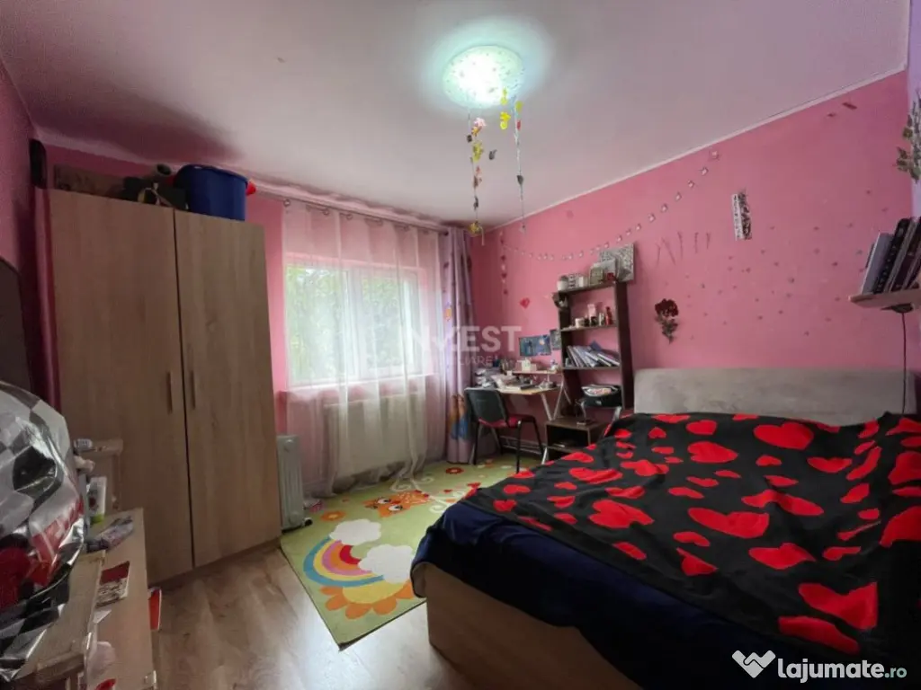 Apartament de vanzare, 3 camere, Etajul 1, zona Canta - Prof