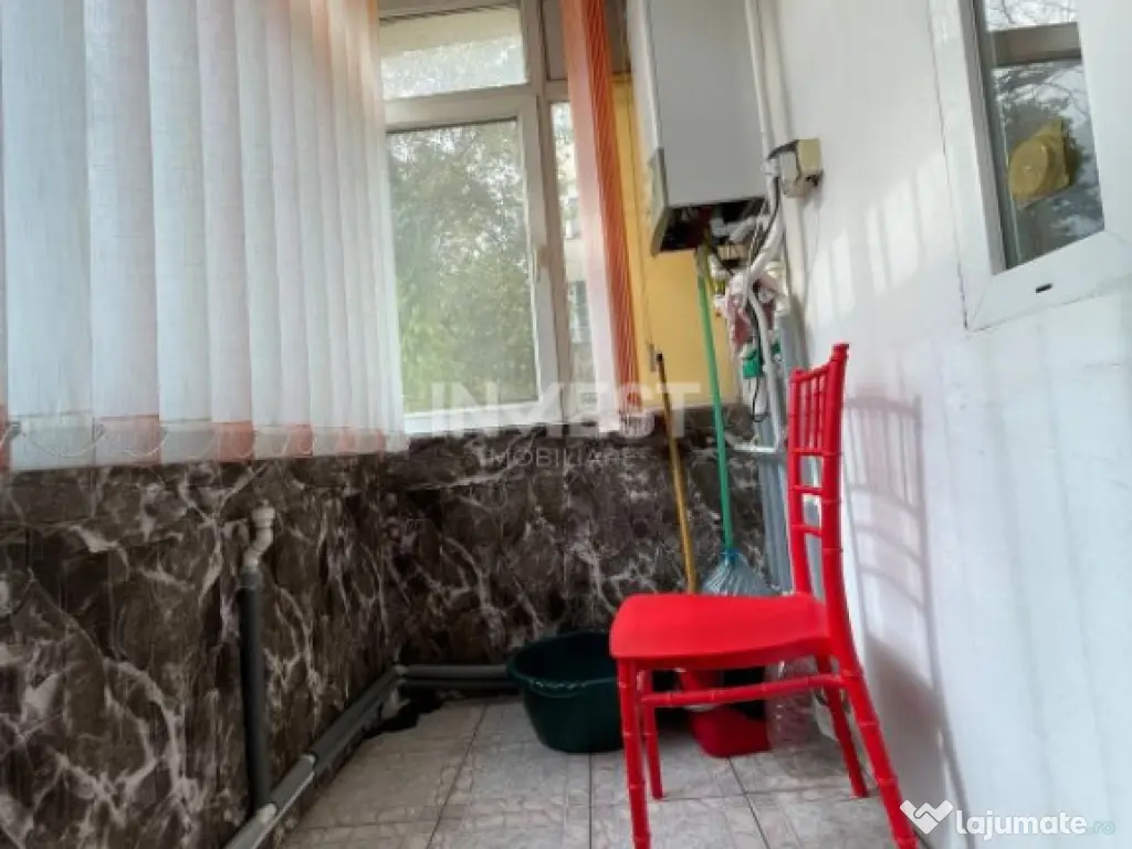 Apartament de vanzare, 3 camere, Etajul 1, zona Canta - Prof