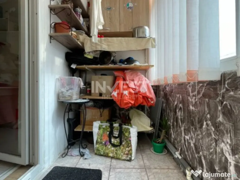Apartament de vanzare, 3 camere, Etajul 1, zona Canta - Prof