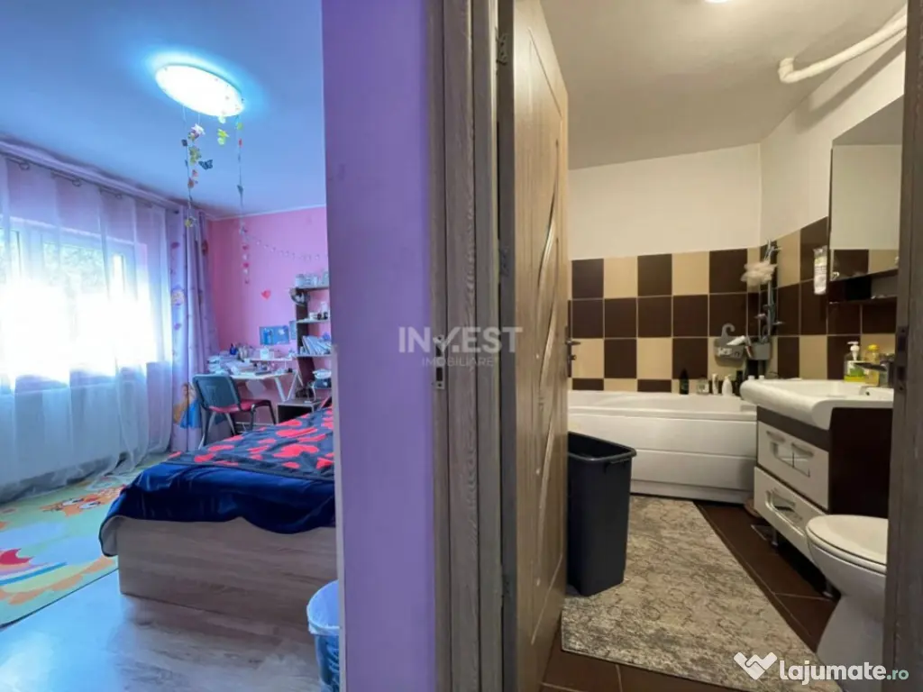 Apartament de vanzare, 3 camere, Etajul 1, zona Canta - Prof