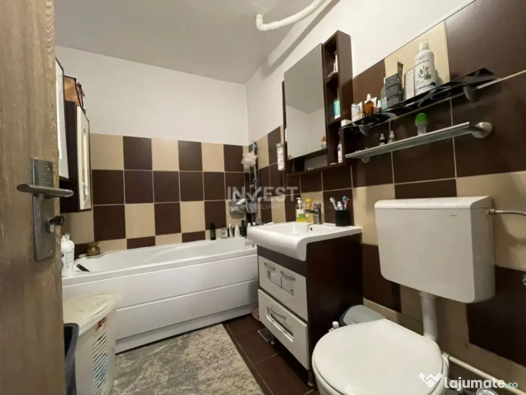 Apartament de vanzare, 3 camere, Etajul 1, zona Canta - Prof