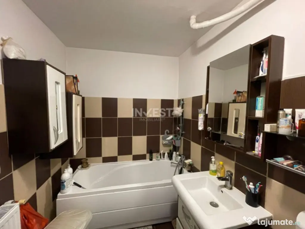 Apartament de vanzare, 3 camere, Etajul 1, zona Canta - Prof