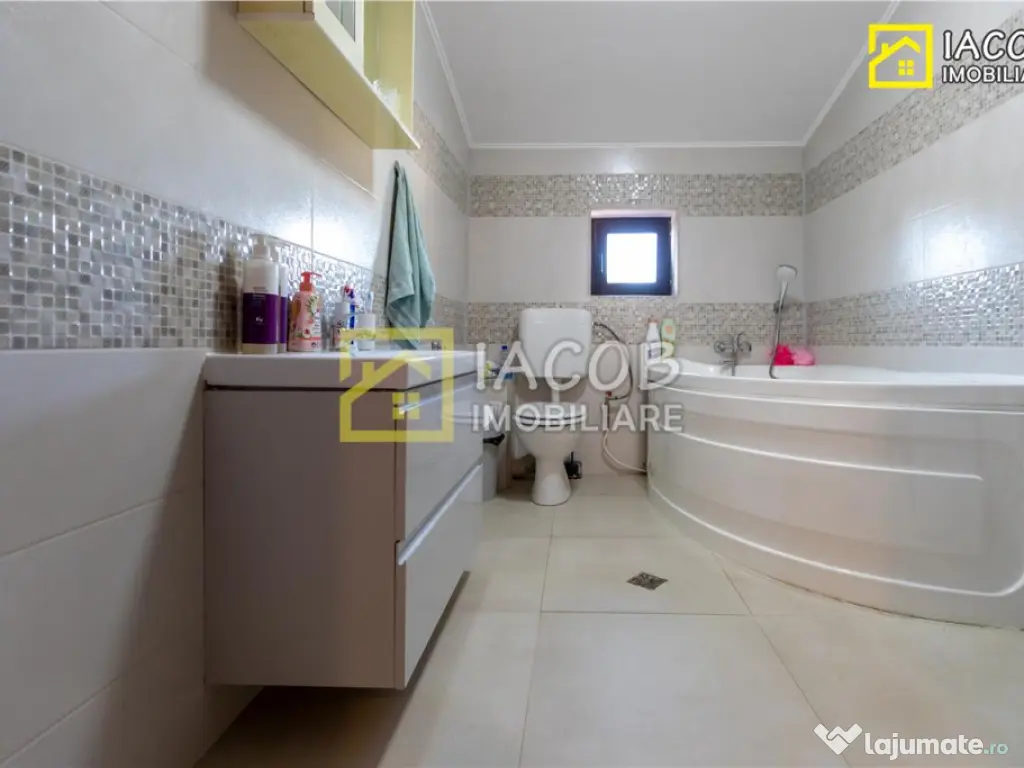 Vila P M, teren 497 mp, str. Aeroportului, Bacau 